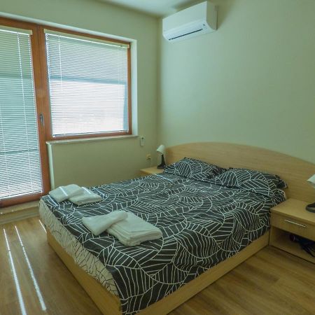 Private Apartment In Cypress Complex 15 Варна Экстерьер фото