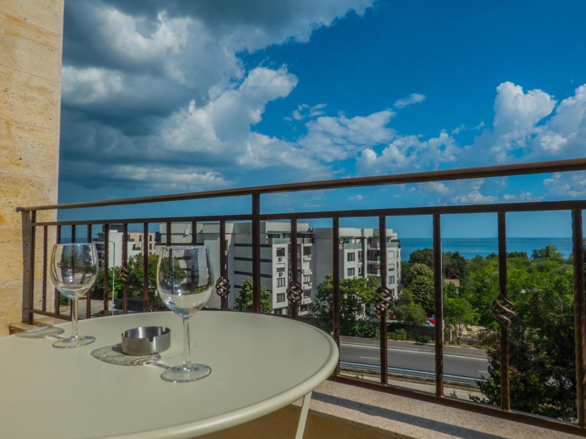 Private Apartment In Cypress Complex 15 Варна Экстерьер фото