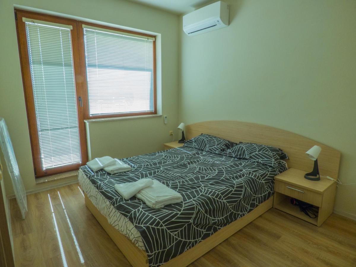 Private Apartment In Cypress Complex 15 Варна Экстерьер фото